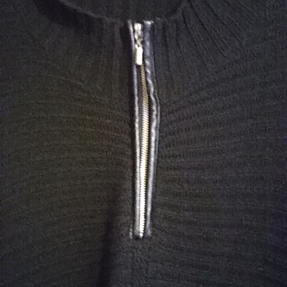 Poncho - Picture 2 of 5